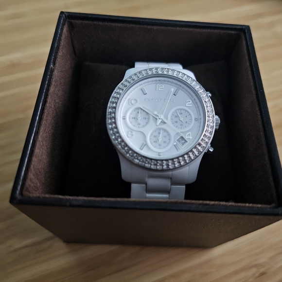 Michael Kors Ceramic Watch - Picture 8 of 11